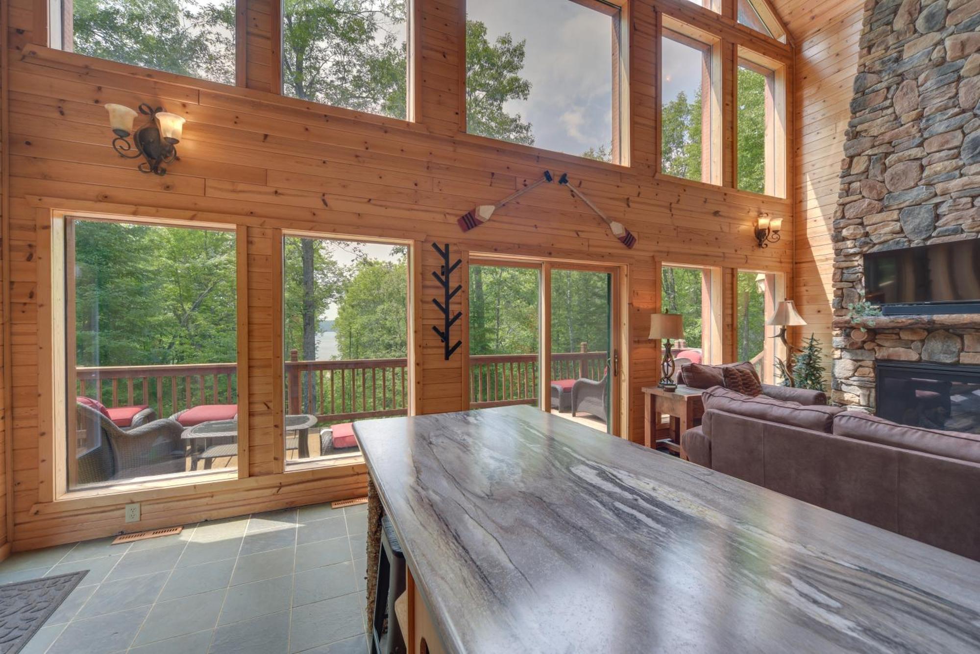 Scenic Hayward Lake View Retreat With Fire Pit Exteriér fotografie